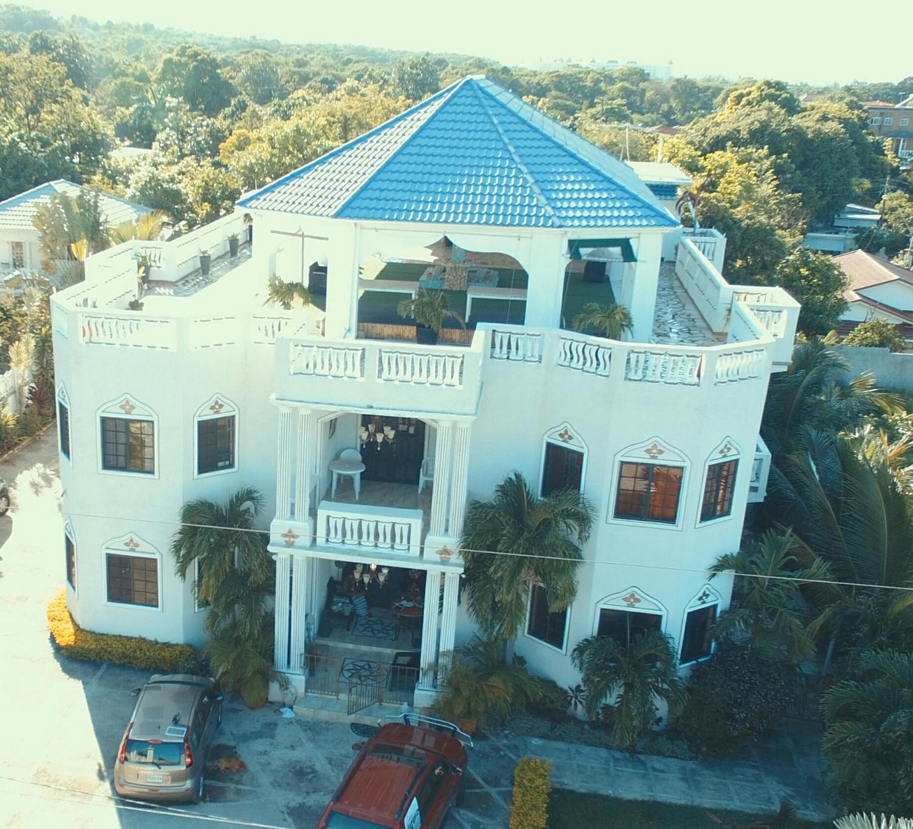 Little Savoy Guest House New Runaway Bay Exterior foto