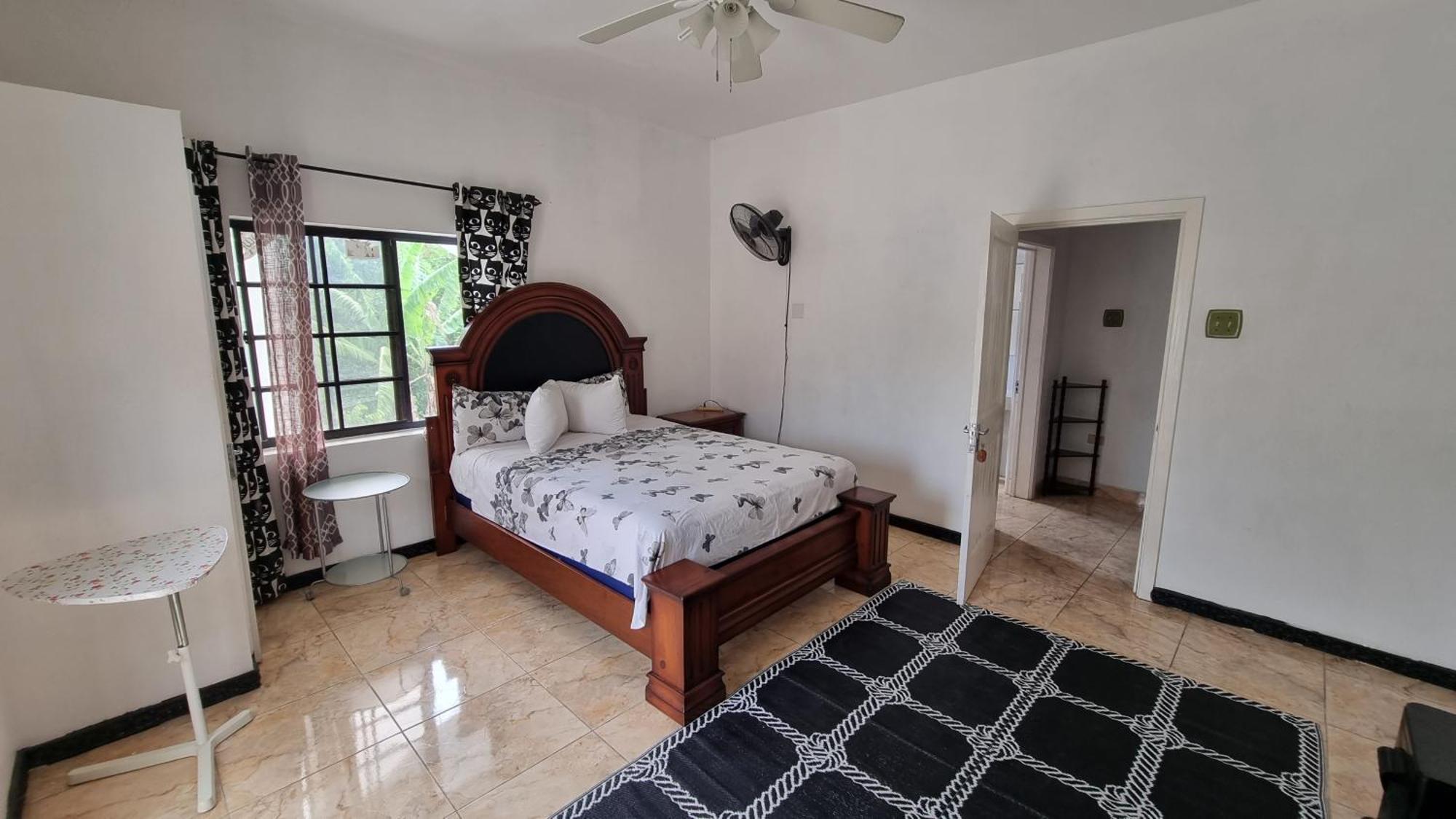 Little Savoy Guest House New Runaway Bay Exterior foto