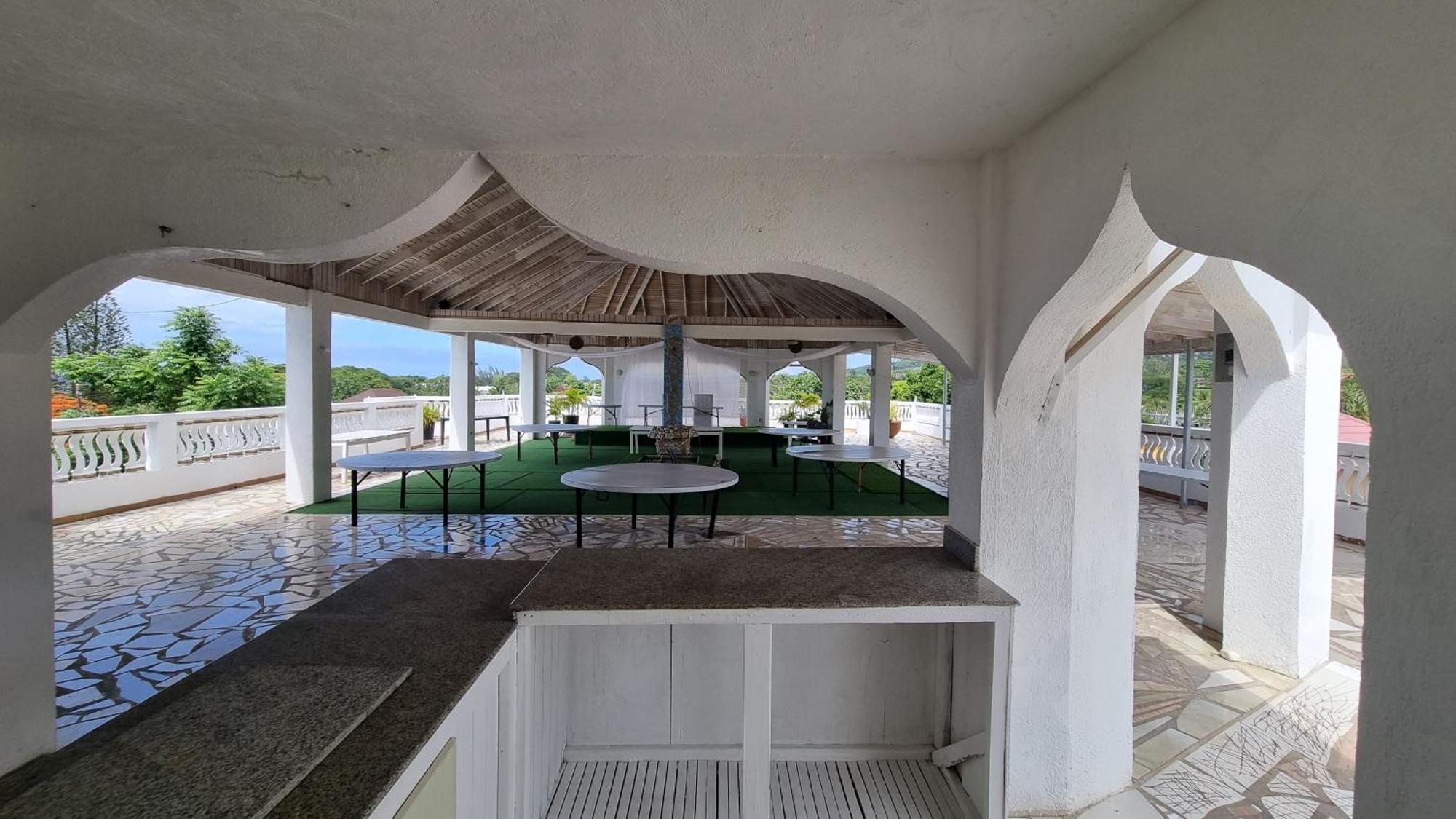 Little Savoy Guest House New Runaway Bay Exterior foto